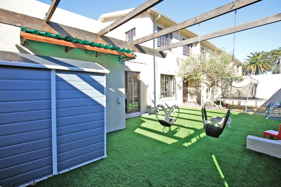 5 Bedroom Property for Sale in Claremont Western Cape